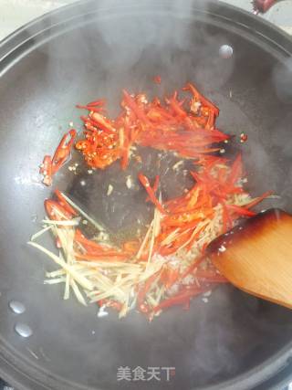 爆炒田螺肉的做法步骤：3