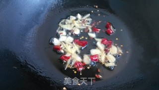 雾霾明星菜:大白菜炒血豆腐的做法步骤：3