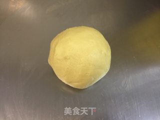 蛋黄酥的做法步骤：2