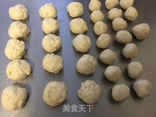 蛋黄酥的做法步骤：5