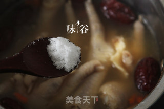 药膳当归鸡脚的做法步骤：5