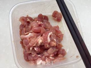 笋衣香菇炒肉的做法步骤：2
