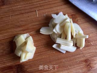笋衣香菇炒肉的做法步骤：3