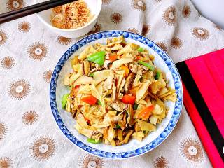 笋衣香菇炒肉的做法步骤：14