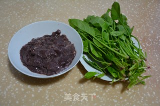 菠菜猪肝汤的做法步骤：1