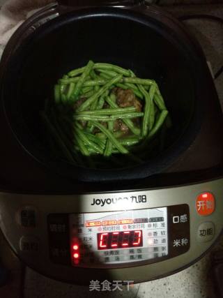排骨炖豆角（电饭煲版排骨炖四季豆角）的做法步骤：5