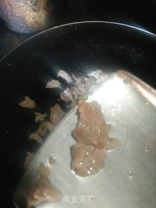 西芹炒肉的做法步骤：5