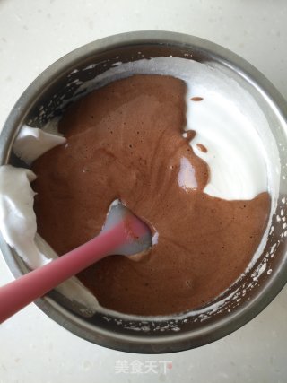 摩卡酥粒巧克力蛋糕卷的做法步骤：17