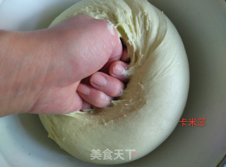 无油无糖牛油果核桃软欧的做法步骤：8