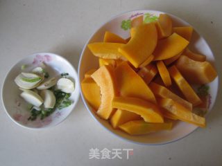 素烧南瓜的做法步骤：1