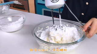 「原味」英式奶油奶酪霜 （24个纸杯分量）完美教程的做法步骤：4