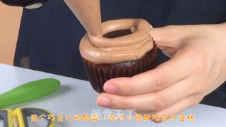 「巧克力味」英式奶油奶酪霜 完美教程的做法步骤：7