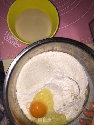 生煎包的做法步骤：1