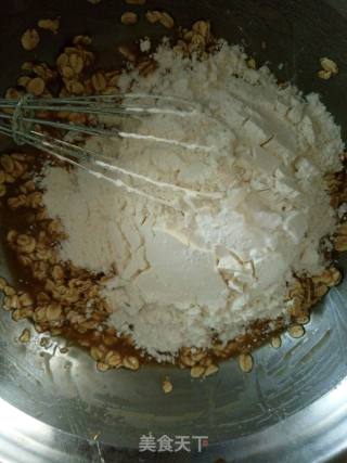 燕麦片红糖饼干《燕麦脆饼》
一分钟教你学会做饼干的做法步骤：5