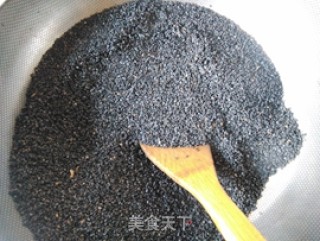 芝麻核桃糖的做法步骤：2