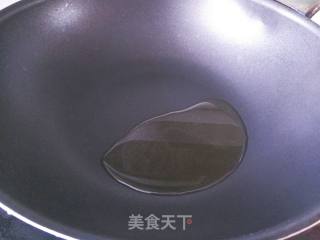 辣白菜炒五花肉的做法步骤：3