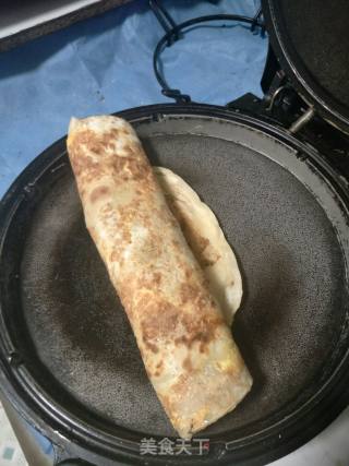 家庭版鸡蛋灌饼的做法步骤：11