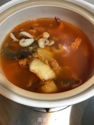 海鲜泡菜锅（韩式辣白菜海鲜汤）的做法步骤：7