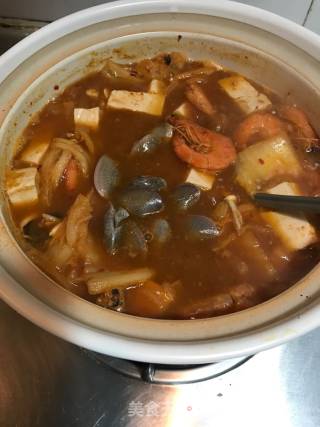 海鲜泡菜锅（韩式辣白菜海鲜汤）的做法步骤：9