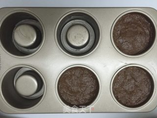 布朗尼蛋糕奶油杯的做法步骤：6