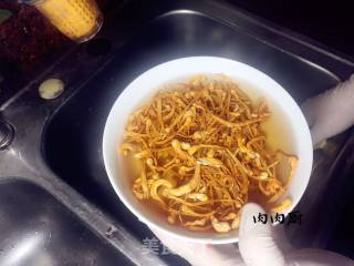 虫草花蒸排骨#肉肉厨的做法步骤：1