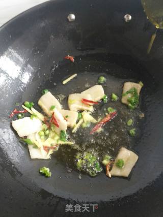 青蒜炒猪血的做法步骤：4