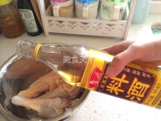 蜜汁烤鸡腿的做法步骤：3