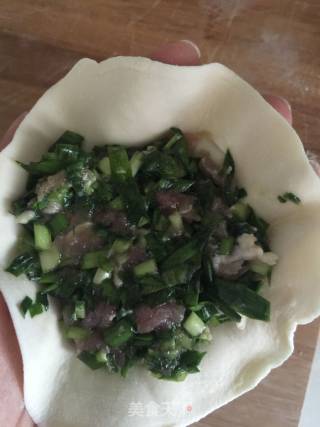 韭菜肉馅饼的做法步骤：4