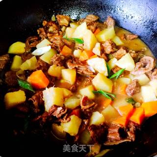 土豆炖牛腩的做法步骤：5