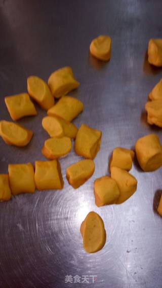 豆沙玫瑰卷的做法步骤：5