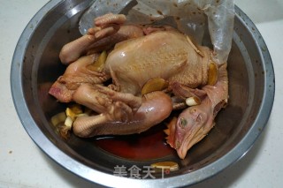 圣诞节香喷喷的脆皮烤鸡的做法步骤：2