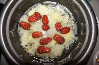 丑耳红枣羹的做法步骤：2