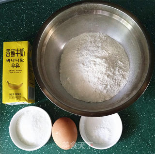 香蕉牛奶松饼的做法步骤：1