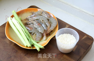 【鲜虾粥】在家自制美味暖心粥的做法步骤：1
