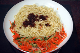 XO酱金枪鱼车仔面的做法步骤：4