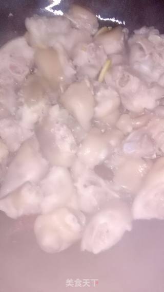 香菇笋干焖猪手的做法步骤：5