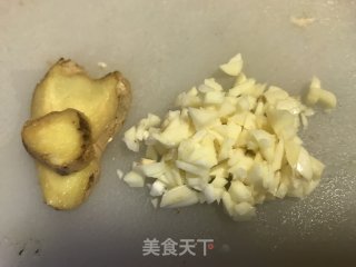 荷叶糯米鸡的做法步骤：1
