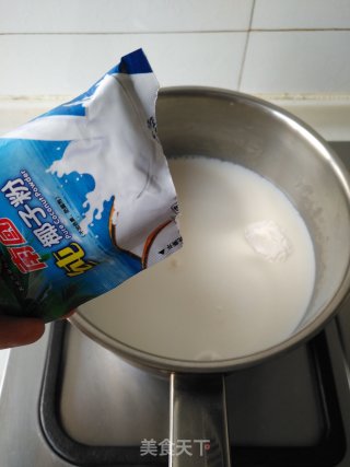 椰汁奶茶的做法步骤：2