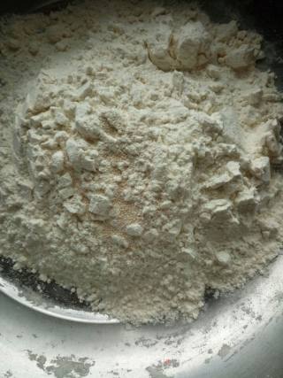 蚝油菠菜虾皮小笼包儿《补钙补铁菠菜小笼包儿》的做法步骤：1