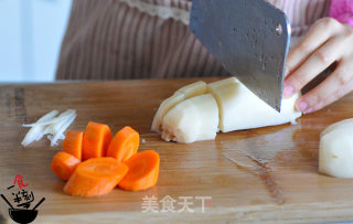 莲藕排骨汤的做法步骤：1