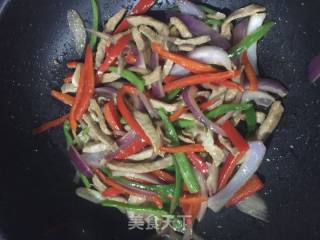 青椒肉丝的做法步骤：4