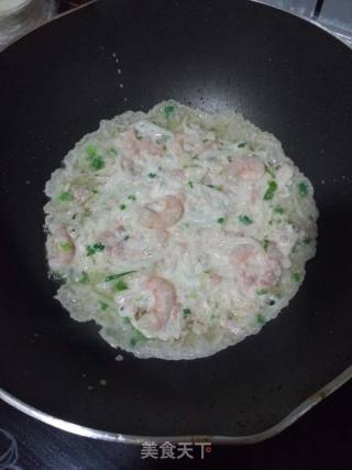 虾仁肉末萝卜煎，这是海虾，给取个名叫“海陆煎”，哈哈的做法步骤：4