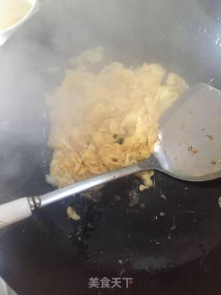 苦瓜炒鸡蛋的做法步骤：2