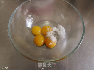 原味低糖戚风（18厘米中空）的做法步骤：1