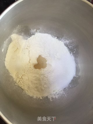 椰蓉小卷吐司的做法步骤：2