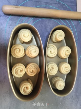 椰蓉小卷吐司的做法步骤：18