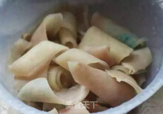 【桃李厨艺】正宗祖传灌汤小笼包的做法，鲜美多汁！吃货赶紧来试试!的做法步骤：1