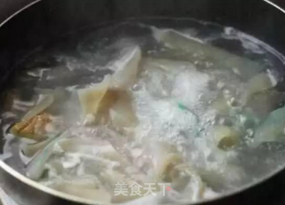 【桃李厨艺】正宗祖传灌汤小笼包的做法，鲜美多汁！吃货赶紧来试试!的做法步骤：2