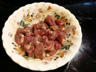芦笋牛肉粒的做法步骤：1