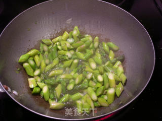 芦笋牛肉粒的做法步骤：4